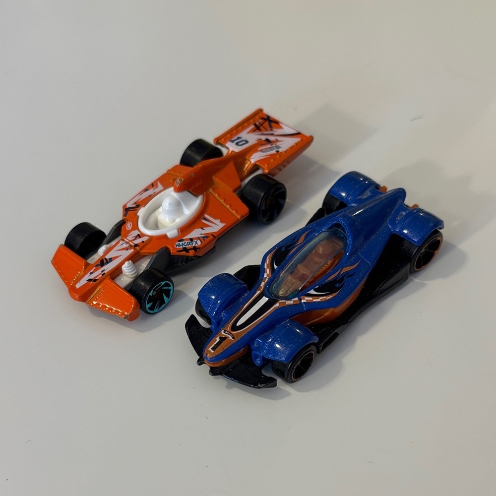 Hot wheels race cars orange blue formula flashback street